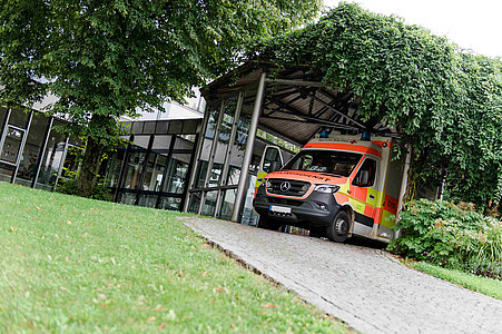 Bezirksklinikum Regensburg Anfahrt Zentrale Notaufnahme (Frank Hübler/medbo)