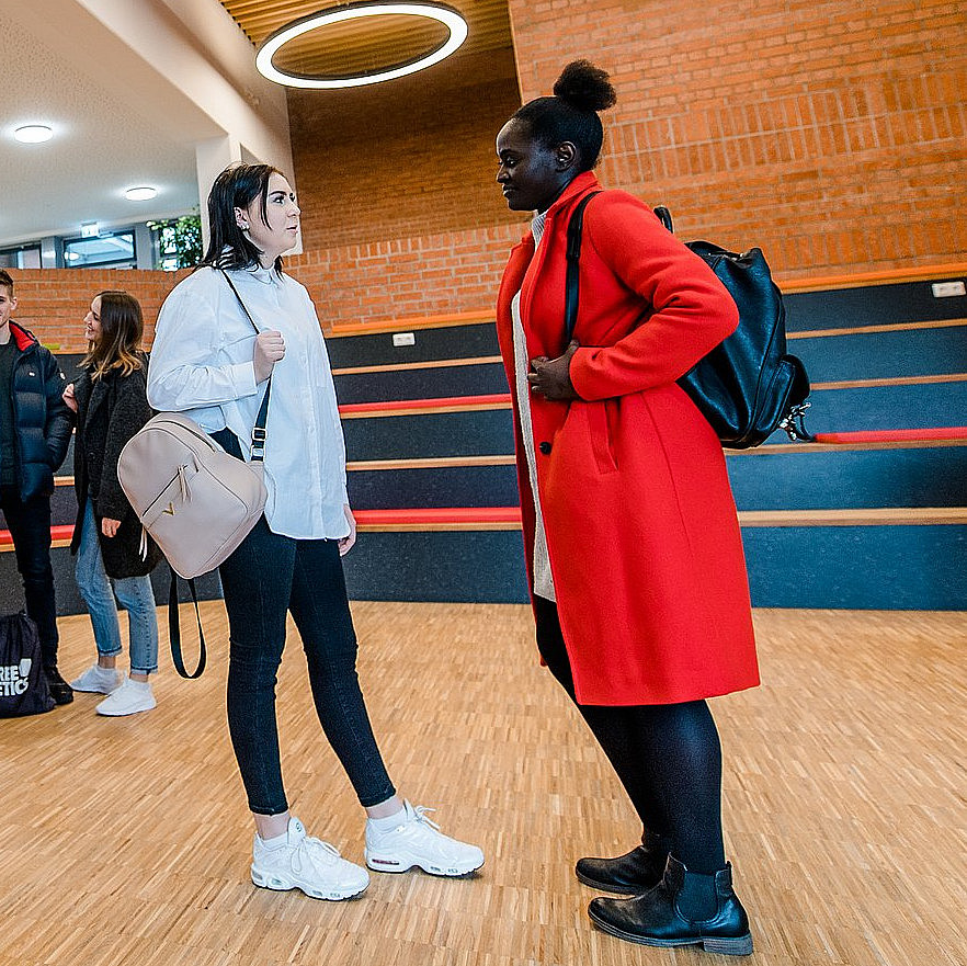 Schüler in der Aula