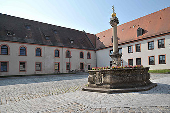 Brunnenhof Kloster Kartaus-Prüll medbo Regensburg (Frank Hübler | medbo)