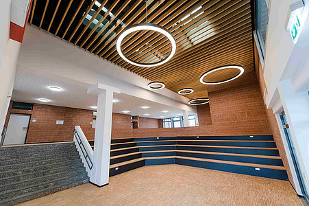 medbo Pflegeschulen Regensburg Aula (Frank Hübler | medbo)