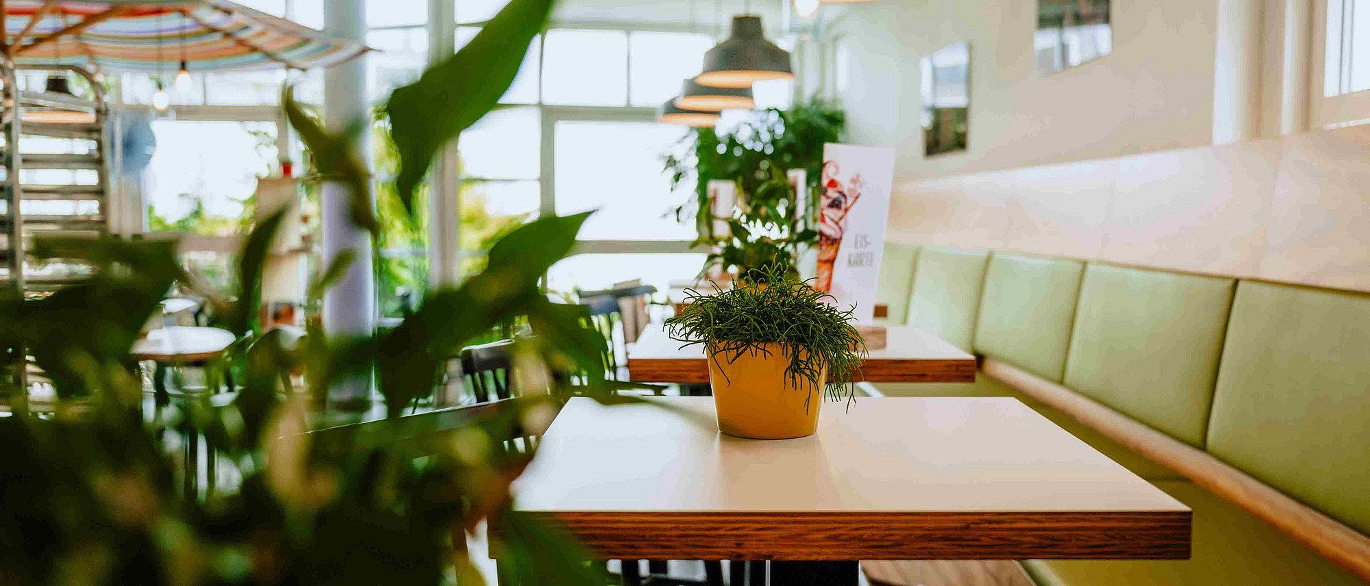 medbo Café zweitesLEBEN Regensburg Gastraum (Frank Hübler | medbo)