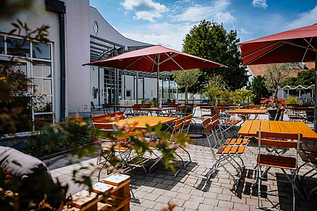 medbo Café zweitesLEBEN Regensburg Terrasse (Frank Hübler | medbo)