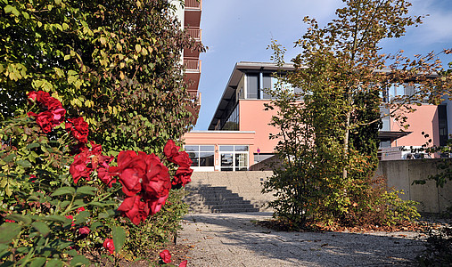 Zugangstreppe KJPP Cham (Frank Hübler/medbo)