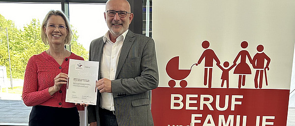 Verleihung Zertifikat berufundfamilie (medbo | Herzog)